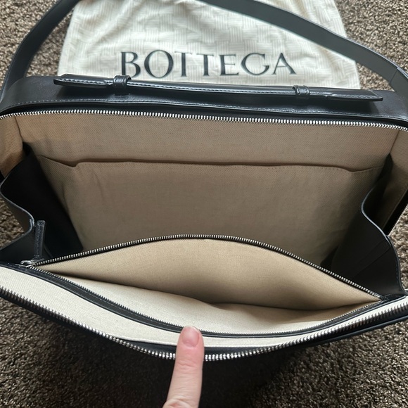 BOTTEGA VENETA GATEWAY SLIM BRIEFCASE - Picture 8 of 8